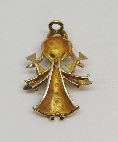 null Pendant or charm in openwork yellow gold (750 thousandths) representing an angel...