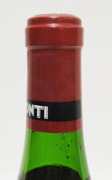  2 bottles 
Romanée-Conti , Grand Cru, Domaine de la Romanée-Conti - 1975 
Bottle...