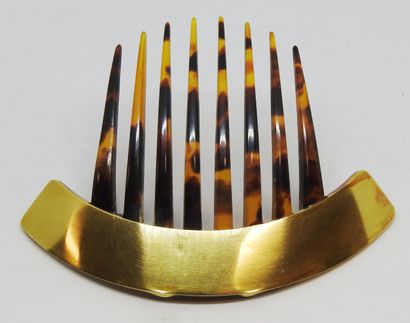 null Tortoise shell comb with a yellow gold 18K (750 thousandths) bar. In its case...