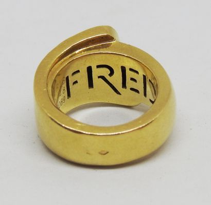 null Fred

Large ring in yellow gold 18K (750 thousandths) forming a drape. Openwork...