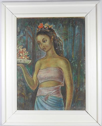 null Renato CRISTIANO (1926) : Portrait d'une jeune femme Balinaise portant un plateau...