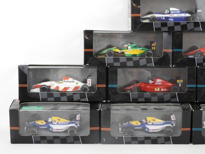 null ONYX CARS: 10 voitures de course F1 en boite dont F1 92 et F1 90. Echelle 1...