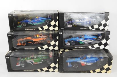 null MINICHAMPS : 6 voitures de courses F1 en boite dont Benetton, Jaguar, Renault....