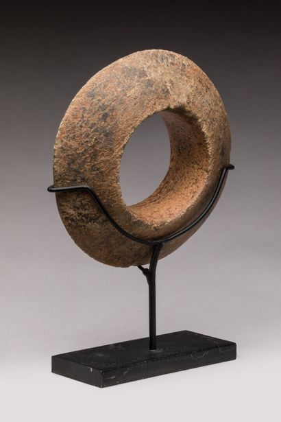 null Stone bracelet, Prehistoric SAHARA.


Diameter: 12,5 cm.