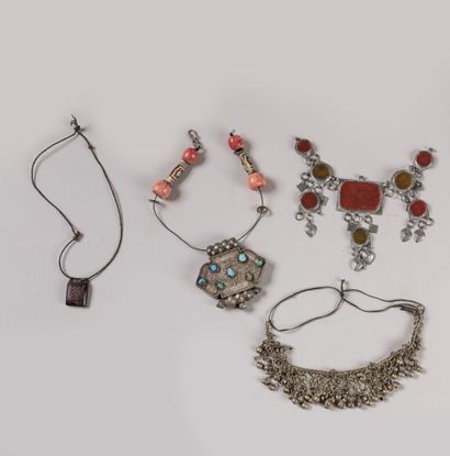 Lot of antique necklaces:


-Tuareg necklace...