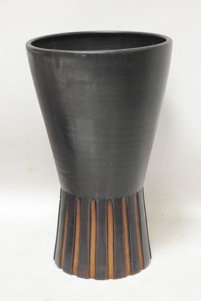 null Travail des années 60-70

Lot en céramique comprenant un vase Arts-ceram, une...