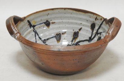 null THE BORNE

Salad bowl in enamelled stoneware.

Signed and dated 85 on the back.

13...