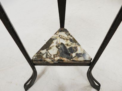 null Work of the 30's

Hexagonal marble top and wrought iron stand.

H.: 63 cm

...