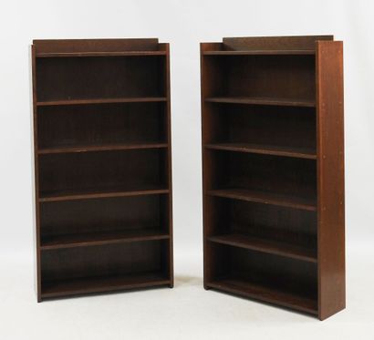 null Pair of rectangular bookcases with five shelves in natural wood.

147 x 78,5...
