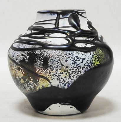 null François LE LONQUER (1945-1991)

Vase in blown glass of ovoid form with glossy...