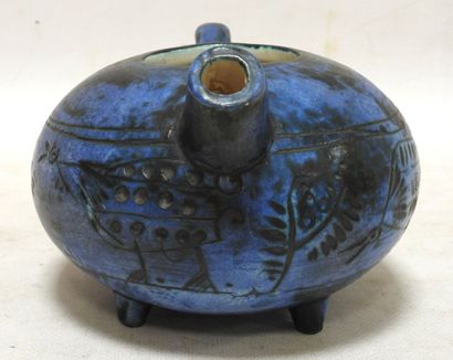 null Jacques BLIN (1920-1995)

Earthenware pot with incised decoration of birds.

Signed...