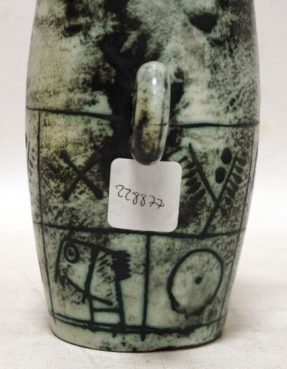 null Jacques BLIN (1920-1995)

Earthenware pot with incised decoration of geometrical...