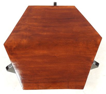 null Modern work

Tripod coffee table with hexagonal tray in natural wood.

37 x...