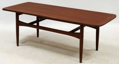 ARREBO MOBLER 
Table basse de forme rectangulaire...