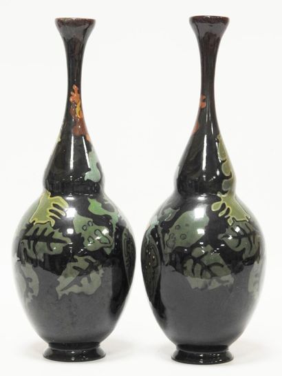 null GOUDA - Holland

Pair of earthenware vases with soliflore neck, polychrome floral...