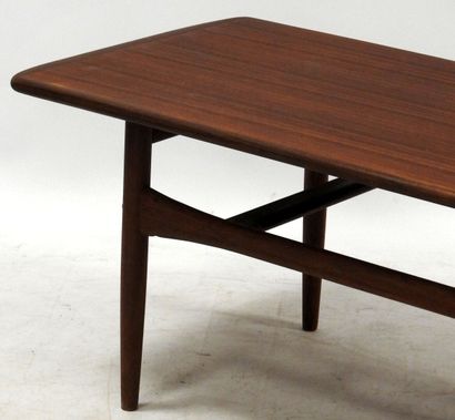 null ARREBO MOBLER 

Rectangular coffee table in teak.

Work of the 60s.

44,5 x...