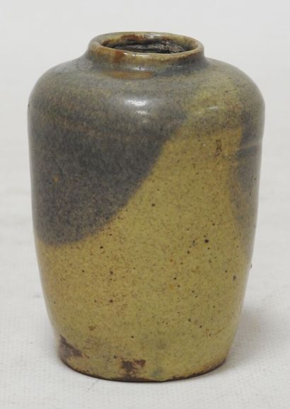 null Georges HOENTSCHEL (1855-1915)

Vase en grès de forme ovoïde à épaulement à...