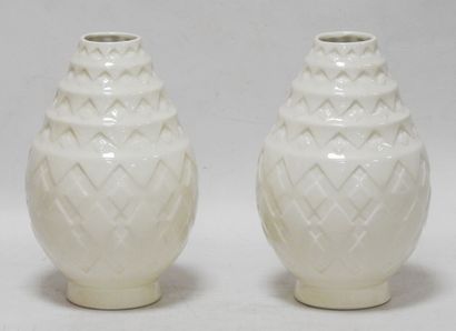 Charles CATTEAU (1880-1966) 
Paire de vases...