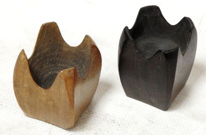 null Alexandre NOLL (1890-1970) attributed to

Pair of egg cups in precious wood.

Mark...
