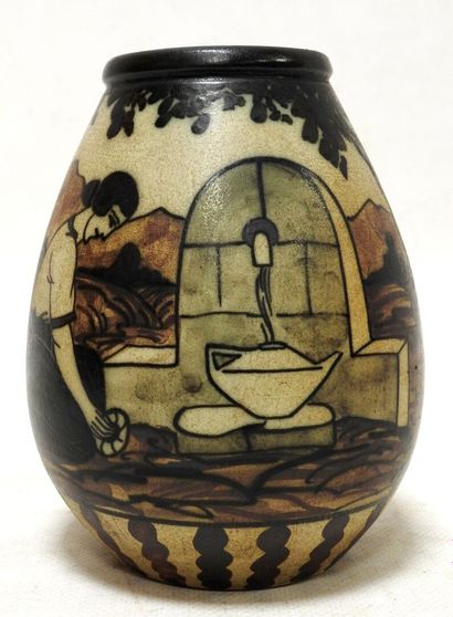 null CIBOURE

Vase en grès de forme ovoide à décor tournant d'une scêne basque.

Période...