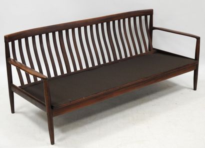 null Ib KOFOD-LARSEN (1921-2003) SELIG Editor

Three-seater bench in teak.

71,5...
