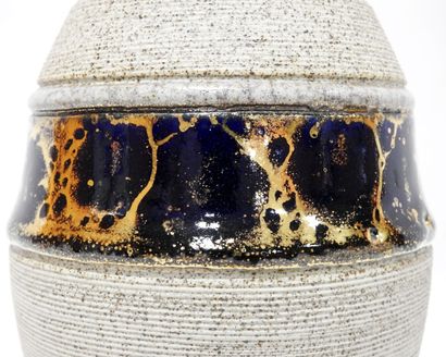 null Lucien BRISDOUX (1878-1973)

Pied de lampe de forme ovoide en grès agrementé...
