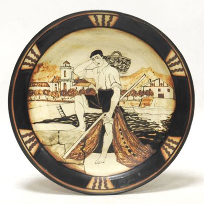 null CIBOURE

Decorative stoneware dish of circular shape with a Basque fisherman...