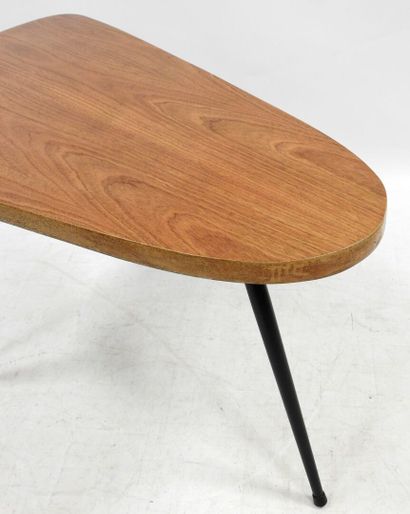 null Modern work

Free form tripod table in natural wood on a black lacquered metallic...