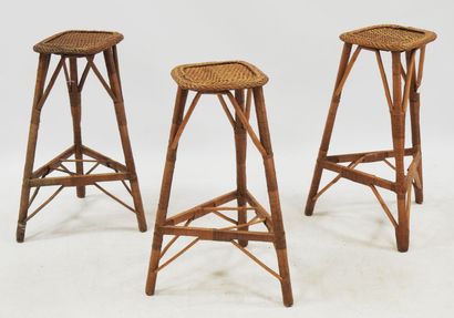 null Work of the 50s

Suite of 3 high stools in rattan.

H.: 67 cm.

Wear and ac...