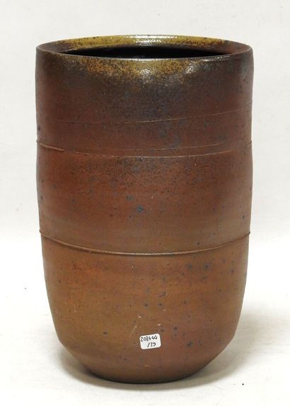 null Eric ASTOUL (born in 1954) 

Large stoneware vase with brown glaze and slightly...