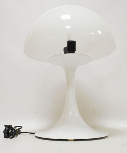null RAAK-Holland

Lamp "Mushroom" in white lacquered metal and acrylic lampshade.

Work...