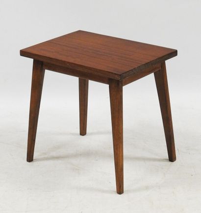 null Work of the 50's

Small side table of rectangular shape in natural wood resting...