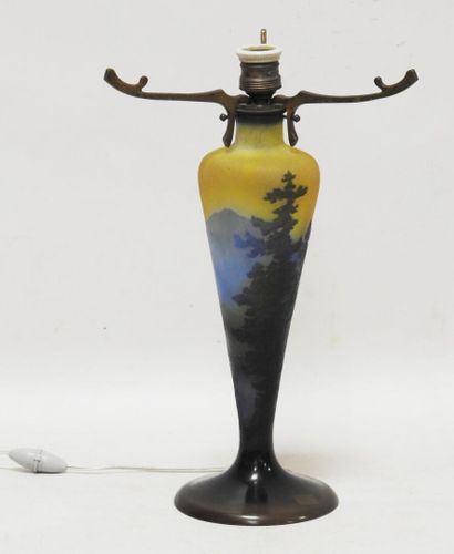 null ETABLISSEMENTS GALLE (1904-1936)

Pietement de lampe de table au paysage vosgien...