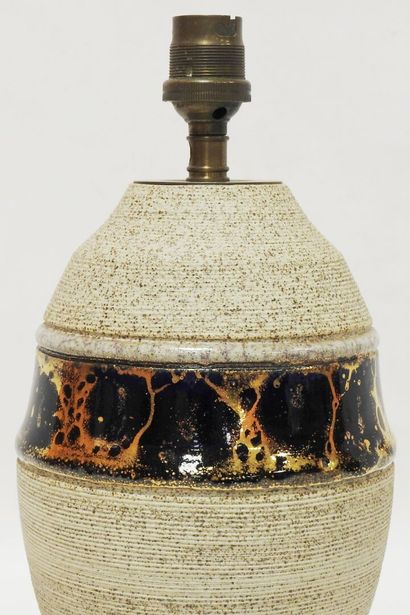 null Lucien BRISDOUX (1878-1973)

Pied de lampe de forme ovoide en grès agrementé...