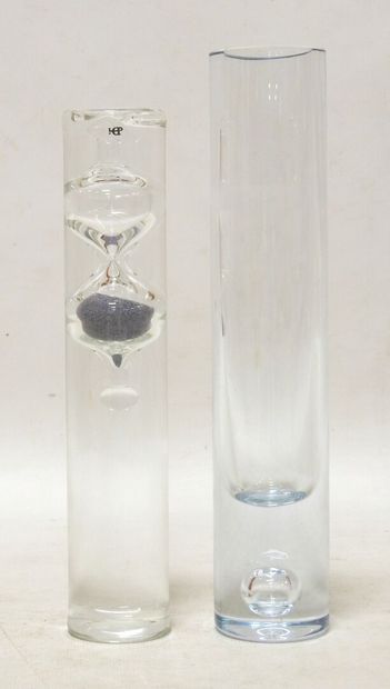 null Dietermann: Glass hourglass. Signed. H.: 24 cm

We join a vase roll with bubbled...