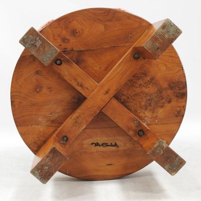 null Alain GAUBERT (XXth)

Low table of circular form in elm.

Signed.

H.: 33 cm...