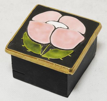 null Mithé ESPELT (1923-2020)

Box covered with rectangular shape with ceramic cover...
