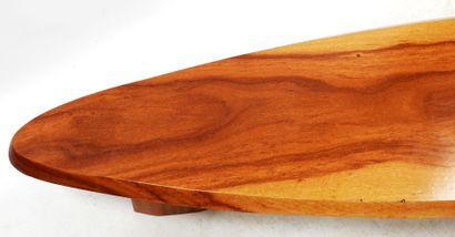 null Modern work

Tripod coffee table boomerang shape in natural wood.

38 x 209,5...