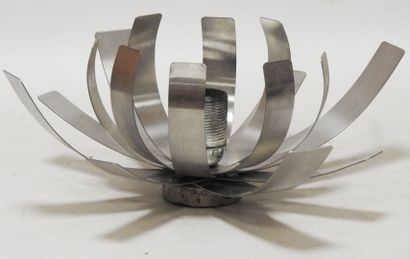 null 
Work from the 70's




Wall lamp " flowers " in brushed metal.




Diameter:...