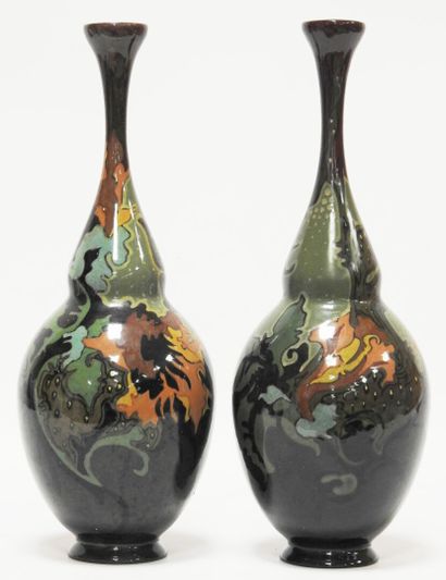 null GOUDA - Holland

Pair of earthenware vases with soliflore neck, polychrome floral...