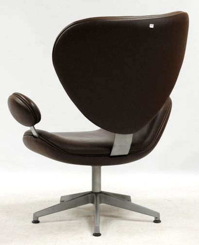 null Modern work

Architectural comfortable armchair, upholstered in brown skai.

H.:...