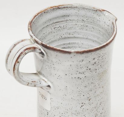 null Michel ANASSE (born in 1934)

Pitcher in white enamelled stoneware.

H.: 24...