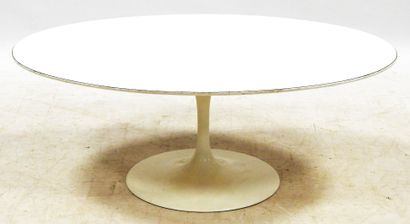 null Eero SAARINEN (1910-1961) edition KNOLL International

Tulip" table with white...