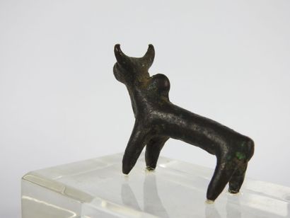 null IRAN : Statuette de Taureau à bosse en bronze. Civilisation de Marlik (XIVe-XIe...