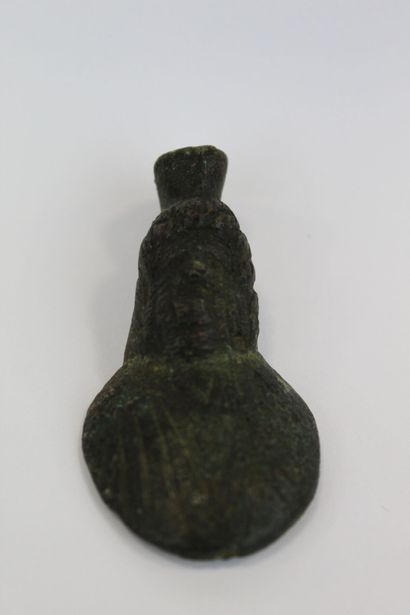 null EGYPTE : Buste d'applique en bronze surmonté d'une tête du Dieu Sérapir. Epoque...