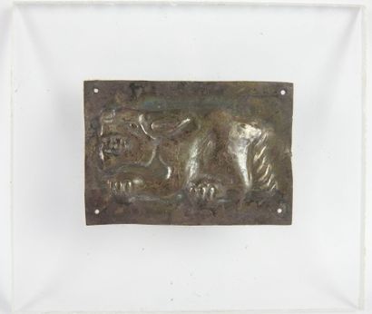 null PLAQUE rectangulaire en argent décorée d'un animal mythique. Art Scythe (culture...