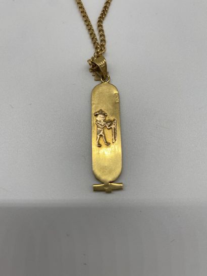 null CHAINE et pendentif égyptien en or jaune. 12,74g