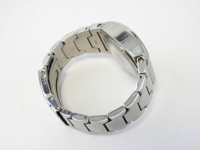 null FESTINA : Montre chronographe bracelet acier n°16102. Usures légères.