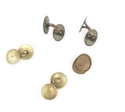 null 14K gold lot including two pairs of cufflinks, ring, chain and a single cufflink....
