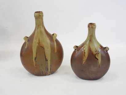 null Attributed to DENBAC, Meeting of two enamelled stoneware gourds, models numbered...